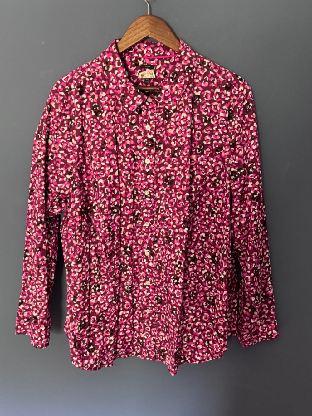 Talbots Button Front Shirt Pink Leopard Non-Iron Long Sleeve Size 24W